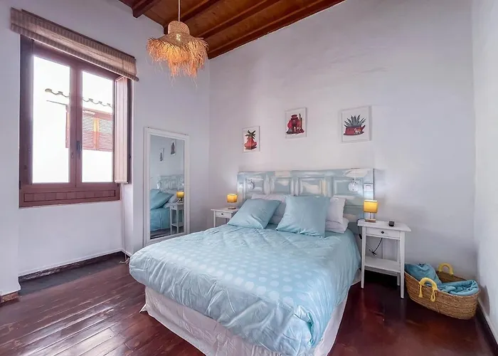 Pensión Casa Libelvik En Pleno Centro Con Terraza Gáldar