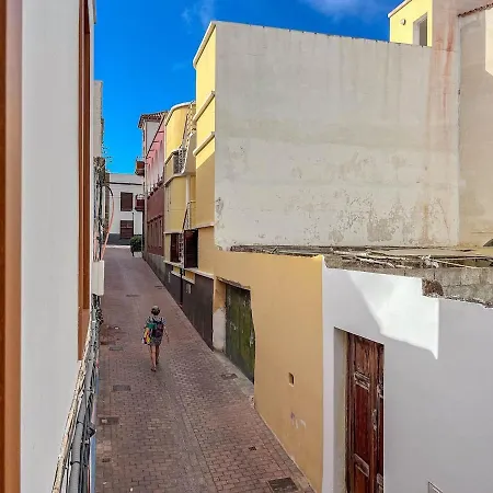 Gasthof Casa Libelvik En Pleno Centro Galdar Con Terraza 3*