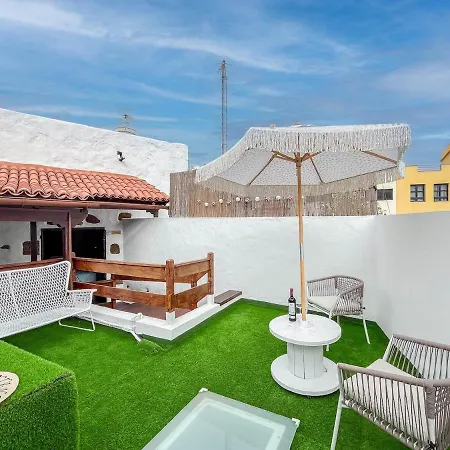 Gasthof Casa Libelvik En Pleno Centro Galdar Con Terraza