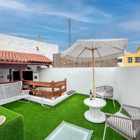 Casa Libelvik En Pleno Centro Galdar Con Terraza 招待所 Gáldar