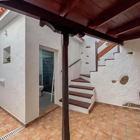 게스트하우스 Casa Libelvik En Pleno Centro Galdar Con Terraza 3*